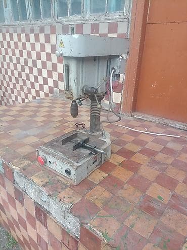 İstehsal avadanlığı: Sənaye tipli stolüstü dəlikdelən (şpindelli) qazma dəzgahı - Güclü — 8