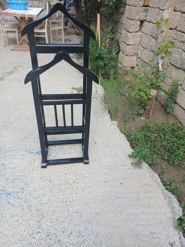 вешалка для верхней одежды: Taxta geyim asılqanı – sərbəst dayanan “valet” tipli paltar asılqanı — 5