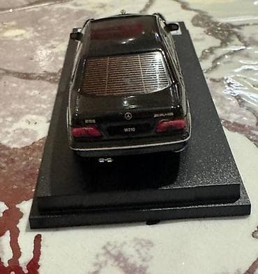 qara donlar: W210 1:64 Model — 2