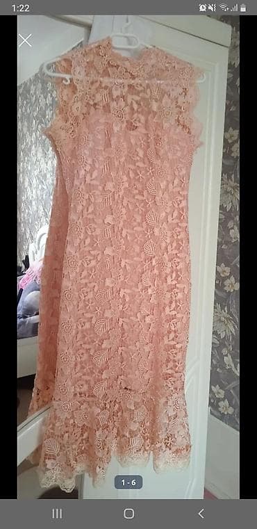 Zərif güləbəti rəngdə qipir don - Material: sıx naxışlı çiçəkli qipir