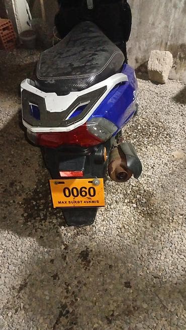 Yaxsi veziyetde matoru variyotor arxa qabag teze remen teze bir