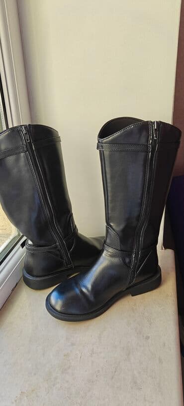 Məktəbli forması: Qız üçün dizaltı qara çəkmələr Zara Əla vəziyyətdədir,cəmi bir neçə — 2