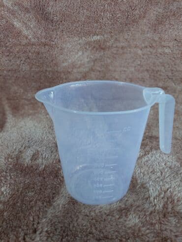 Mətbəx aksesuarları: Ölçü qrafinləri dəsti – şəffaf plastik, tutacaqlı və tökmə ağızlı - — 30