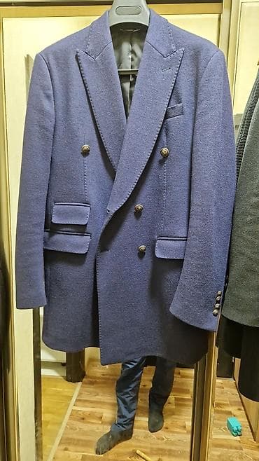 drap palto modelleri: - Kişi üçün ikiqat düyməli göy rəngli palto - Klassik qırçınlı (peak) — 1