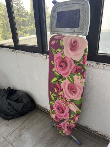 ütu masası: Çiçək naxışlı ütü masası
 
Təzədi 120azne alinib satiram 35 — 1