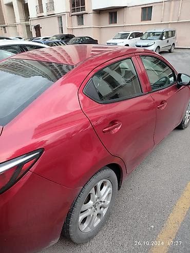 maşinla barter: Toyota Yaris: 1.6 l | 2016 il Sedan — 8