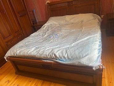 Klassik üslubda tam yataq otağı dəsti - Material: massiv ağac və