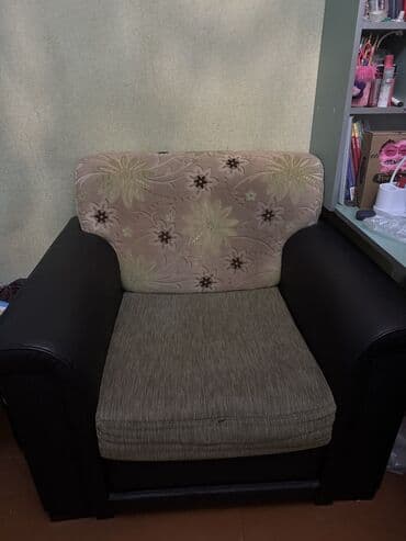 диван и 2 кресла мягкая мебель: Диван, Б/у, Нераскладной, Без подьемного механизма, Кожа — 2