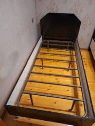 tek neferlik yataqlar: Tək nəfərlik, 2 ədəd yataq (+2 matraslı) Yataqlar az işlənmişdir — 1