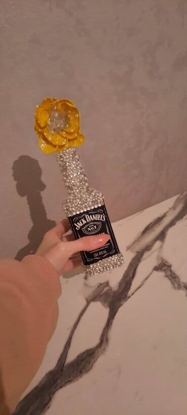 gül çələngi: Bu dizayn sıradan olmağı qəbul etməyənlər üçündü. Parlaq kompozisiya — 2