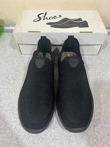ayaqqabı sport: Qara rəngli slip-on kişi ayaqqabısı - Stil: İdman-klassik qarışıq — 1