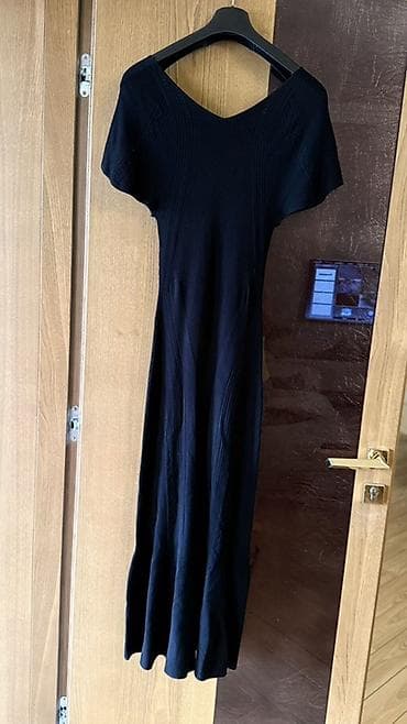 don geyim: Qara trikotaj uzun don - Rəng: tünd qara - Model: V-yaqlı, qısa qol — 2