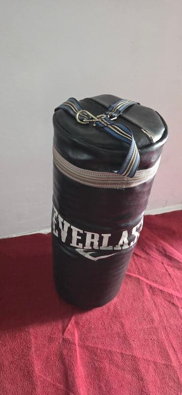adam boks torbası: Everlast boks torbası - Marka: Everlast - Rəng: qara - Silindrik — 2