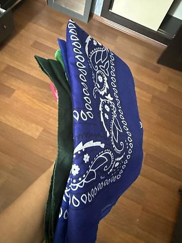 Хиджаб: Paisley naxışlı bandana dəsti - Tərkib: Bir neçə ədəd bandana/şərf. - — 1