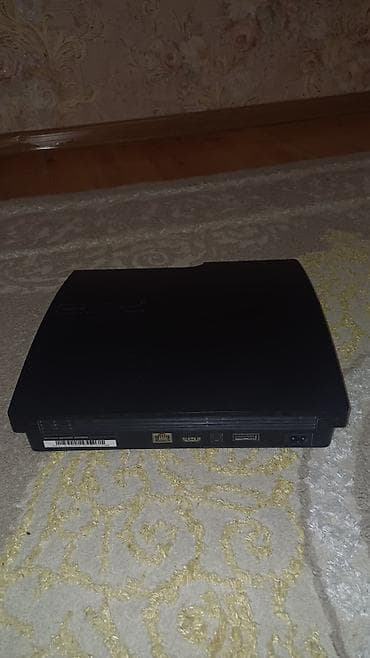 video aparatı: Sony PlayStation 3 (PS3) Slim oyun konsolu - Rəng: Qara, yuxarı — 4