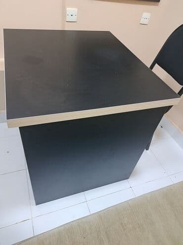 müdir üçün hədiyyə: Ofis dəsti mebeli satılır. 650 azn Real alıcıya endirim olacaq. Ofis — 10