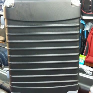 женские чемоданы из поликарбоната: Çamadan plastik.Cemodan plastikdi.Catdirma var.Чемодан осуществляется — 1