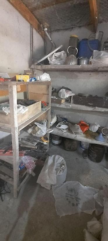 Satılır: istehsalat/əmək sahəsi üçün yardımçı tikili və həyət sahəsi — 10