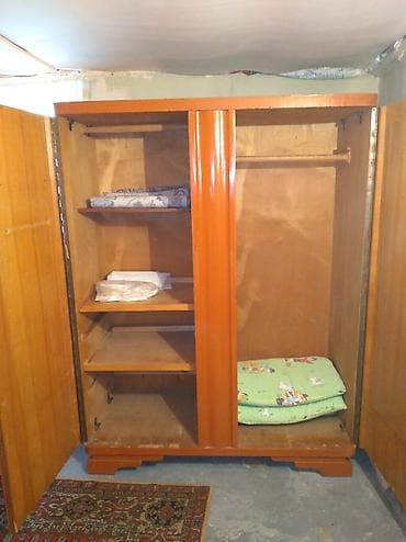 dolab şkaf: Dolab Yaxsi veziyyetde Unvan Qaracuxur — 2