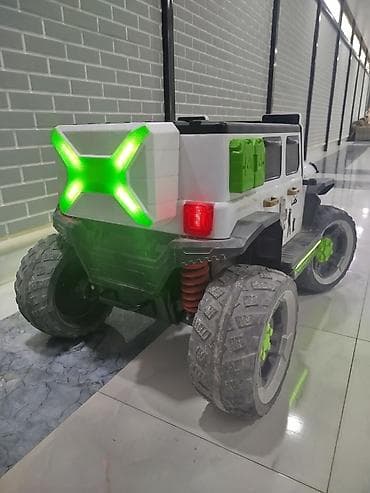 Uşaq üçün elektrikli off-road cip maşını - Korpusu: ağ-qara-yaşıl — 5