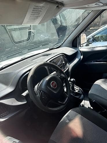 mazda 2: Fiat Doblo Cargo 1.3 MultiJet yük furgonu - Kuzov: ağ, 2 arxa qoşa — 8