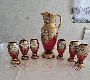 icki: Qızılı-qırmızı bəzəkli sürahi və 6 stəkandan ibarət dəst - Tərkib: 1 — 2