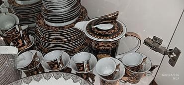farfor nədir: Klassik üslubda premium farfor süfrə və çay-kofe dəsti - Qara fon — 1