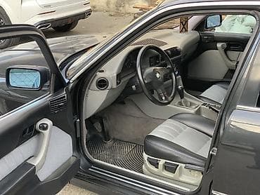 2000 bmw: BMW 5 series: 2 l | 1993 il Sedan — 4