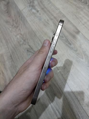 apple magsafe: IPhone 16 Pro Max, 256 GB, Desert Titanium, Simsiz şarj — 3