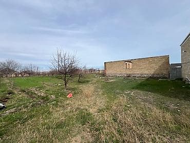 ucuz evler 2022: Satılır: həyət evi və torpaq sahəsi 24 Sotun içində yarı tikili 3 Otaq — 6