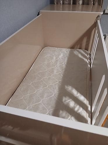 Beşiklər: Oğlan və qız üçün, Dördbucaq, Beşik, Dəstsiz, Matras ilə, Yellənmə mexanizmsiz — 4