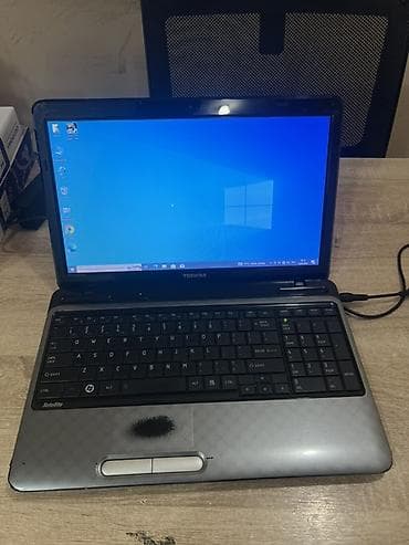 Toshiba Satellite noutbuku - Ekran: 15.6" (parlaq panel), Windows 10 — 1