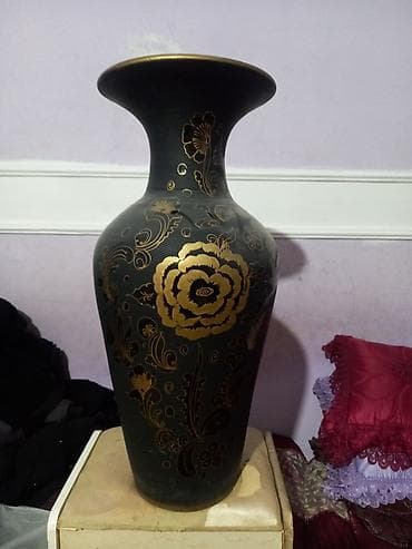 qara reng sekilleri: Bir vaza, Keramika — 2