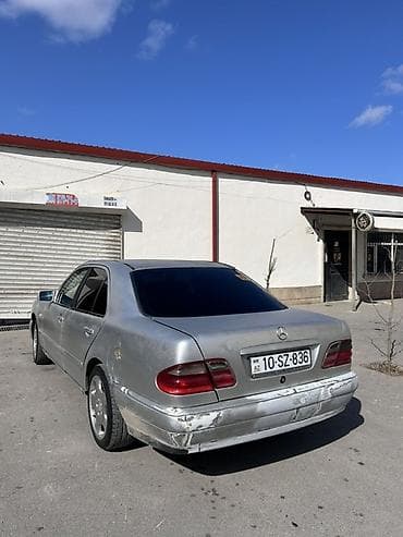 honda teker: Mercedes-Benz E-Class sedan (W210) - Kuzov: sedan, gümüşü rəng - — 2