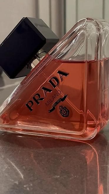 Prada paradoxe intense biraz işlənib 90 ml 75 azn satılır