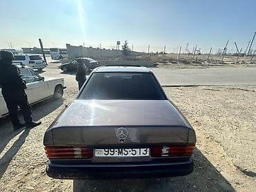 mersedes 190 faraları: Mercedes-Benz 190 (W201): 2 l | 1993 il Sedan — 1