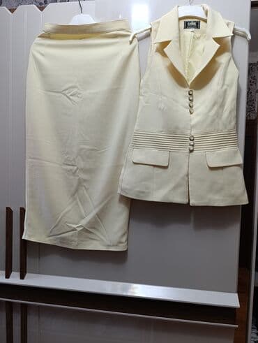 детский велюровый костюм: Dest. Solcuye uyğun. 1defe geyilib. Yeni kimi. 35azn — 1