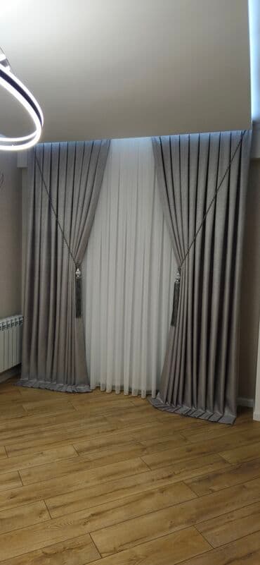 tül parçalar: Ağ rəngli, nazik, şəffaf parçadır. Üzərində həndəsi naxışlar var — 16