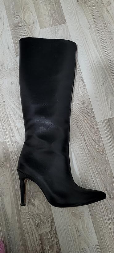 qadın çəkmələri: Qadın üçün dizə qədər dərili çəkmə Geyinilmeyib. - Rəng: qara - — 3