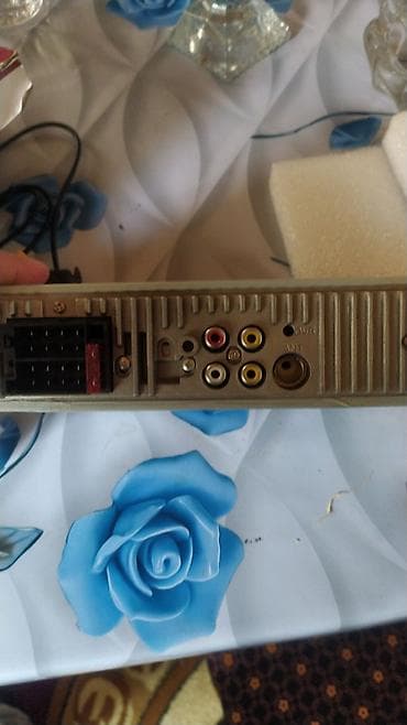 Digər avtoelektronika: Maqnitol, AUX — 2