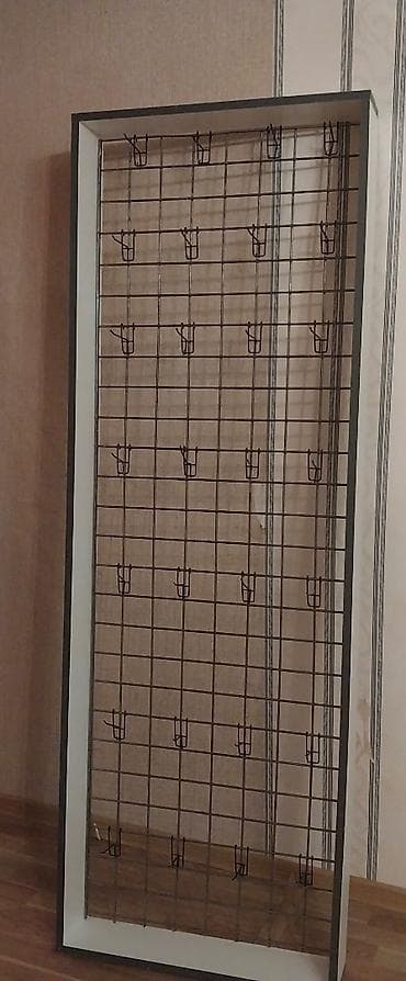 Ofis mebeli: İdeal vəziyyətdə şüşə polkalı vitrin satılır 2 ədəd 2 ədəddə aksesuar — 6