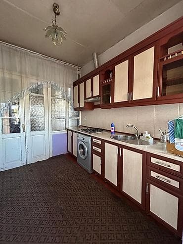 basenili ev: Ev Gəncə şəhəri Bakı fəhləsi küç 69 ünvanında yerləşir. ( — 1