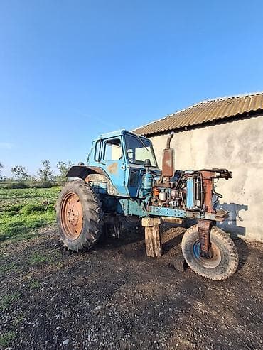 c moto: ""RAZILASMA YOLU ILE. "Traktor MTZ 80 tipli, kabinalı, arxa təkərli — 3