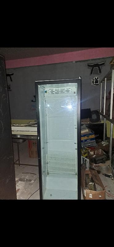 Su vitrini 400 Azn.Ölçü en 60 sm, hün 1.80.Ünvan