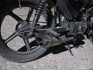 pirus 40 kuza: Kafe-reyser tərzində yığılmış şəhər motosikleti. Xüsusiyyətlər: - — 4