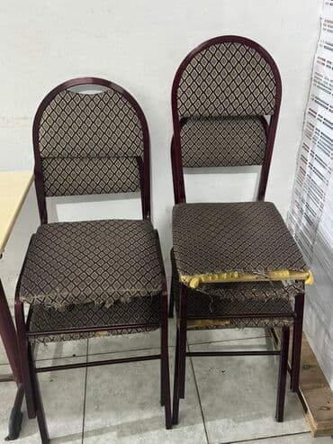 masalar ve stullar: İşlənmiş, Açılmayan, Dördbucaq masa, 4 stul — 4