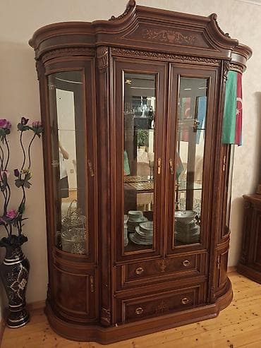 dola: Klassik üslubda zövqlü qonaq otağı mebel dəsti Tərkibi: - Geniş — 2