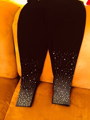 şalvar cins: Tezedi geyinilmeyib. M-L razmer. zerli pariltili lasin. realda daxa — 2