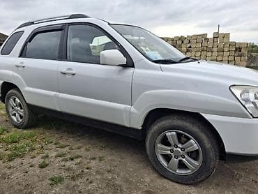 099 masin: Kia Sportage – ağ rəngli kompakt SUV Texniki xüsusiyyətlər və — 3