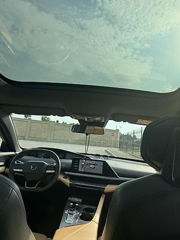 canqa: Changan Uni-V: 1.5 l | 2023 il 79000 km Sedan — 7